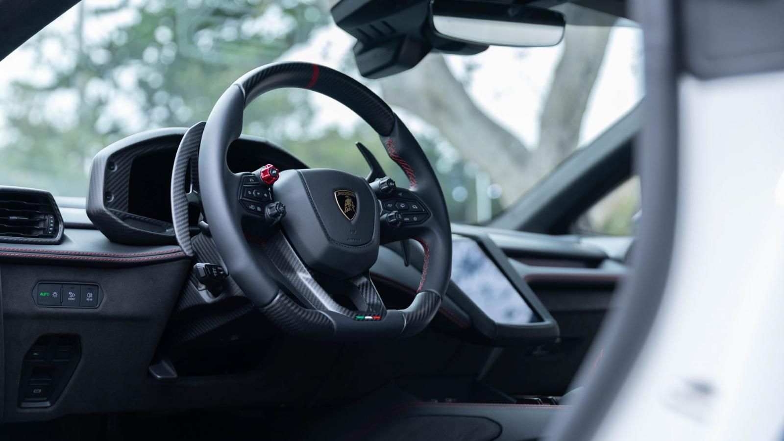 Η Lamborghini Temerario επανέφερε την ονομασία Tricolore